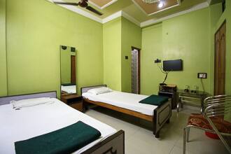 Lodge Titan, Kolkata 3